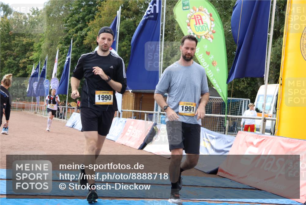 14.09.2025 - Airport Race Strokosch-Dieckow http://msf.ph/oto/8888718 14.09.2025 13:00:32 Ziel 1990, 1991, 2174 meine-sportfotos.de