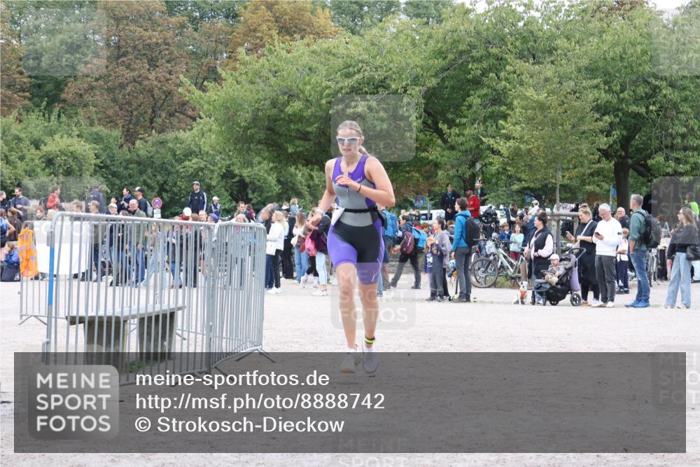 14.09.2025 - Stadtparktriathlon Strokosch-Dieckow http://msf.ph/oto/8888742 14.09.2025 12:32:01 Ziel 941 meine-sportfotos.de