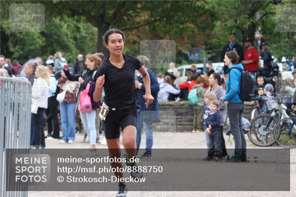 14.09.2025 - Stadtparktriathlon Strokosch-Dieckow http://msf.ph/oto/8888750 14.09.2025 12:32:12 Ziel 1011, 1076, 1080 meine-sportfotos.de