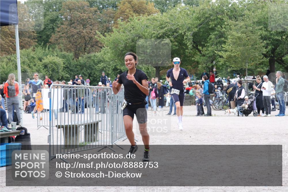 14.09.2025 - Stadtparktriathlon Strokosch-Dieckow http://msf.ph/oto/8888753 14.09.2025 12:32:13 Ziel 1011, 1076, 1080 meine-sportfotos.de