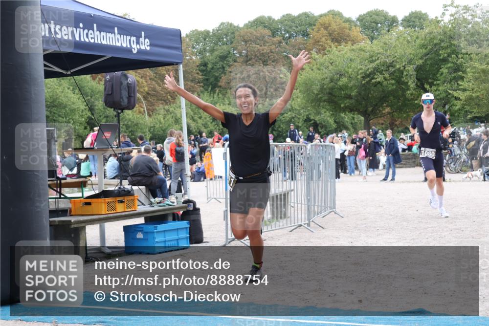 14.09.2025 - Stadtparktriathlon Strokosch-Dieckow http://msf.ph/oto/8888754 14.09.2025 12:32:14 Ziel 1009, 1011, 1076, 1080 meine-sportfotos.de