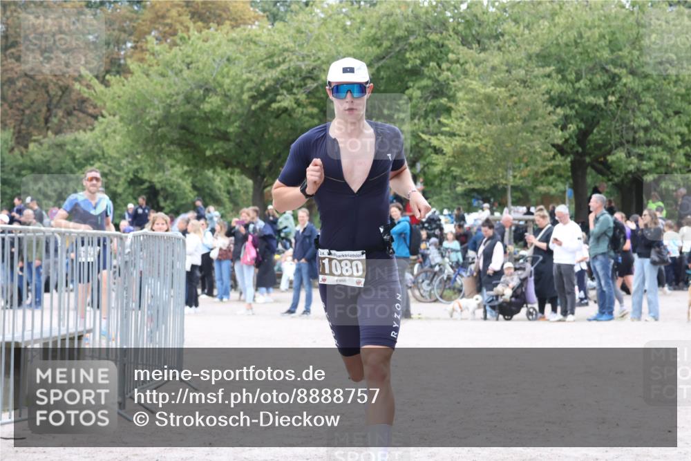 14.09.2025 - Stadtparktriathlon Strokosch-Dieckow http://msf.ph/oto/8888757 14.09.2025 12:32:15 Ziel 1009, 1011, 1076, 1080 meine-sportfotos.de