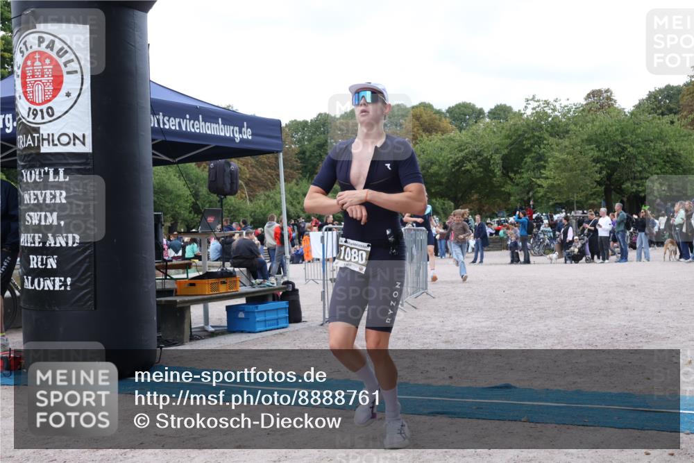 14.09.2025 - Stadtparktriathlon Strokosch-Dieckow http://msf.ph/oto/8888761 14.09.2025 12:32:16 Ziel 1009, 1011, 1076, 1080 meine-sportfotos.de