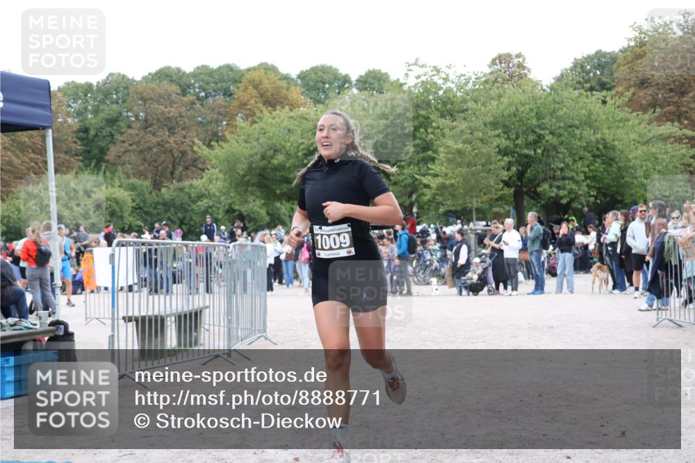 14.09.2025 - Stadtparktriathlon Strokosch-Dieckow http://msf.ph/oto/8888771 14.09.2025 12:32:21 Ziel 1009, 1076, 1080 meine-sportfotos.de