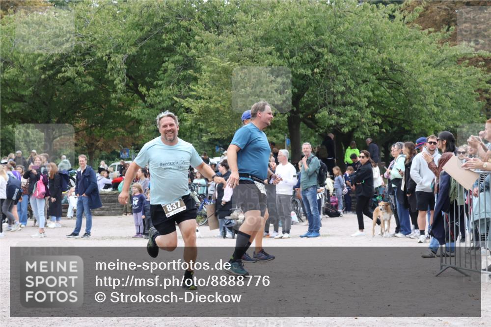 14.09.2025 - Stadtparktriathlon Strokosch-Dieckow http://msf.ph/oto/8888776 14.09.2025 12:32:27 Ziel 837, 1009, 1023 meine-sportfotos.de