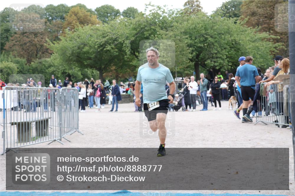 14.09.2025 - Stadtparktriathlon Strokosch-Dieckow http://msf.ph/oto/8888777 14.09.2025 12:32:28 Ziel 837, 1023 meine-sportfotos.de