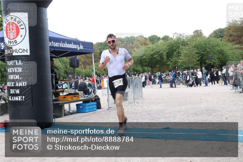 14.09.2025 - Stadtparktriathlon Strokosch-Dieckow http://msf.ph/oto/8888784 14.09.2025 12:32:34 Ziel 837, 1023 meine-sportfotos.de