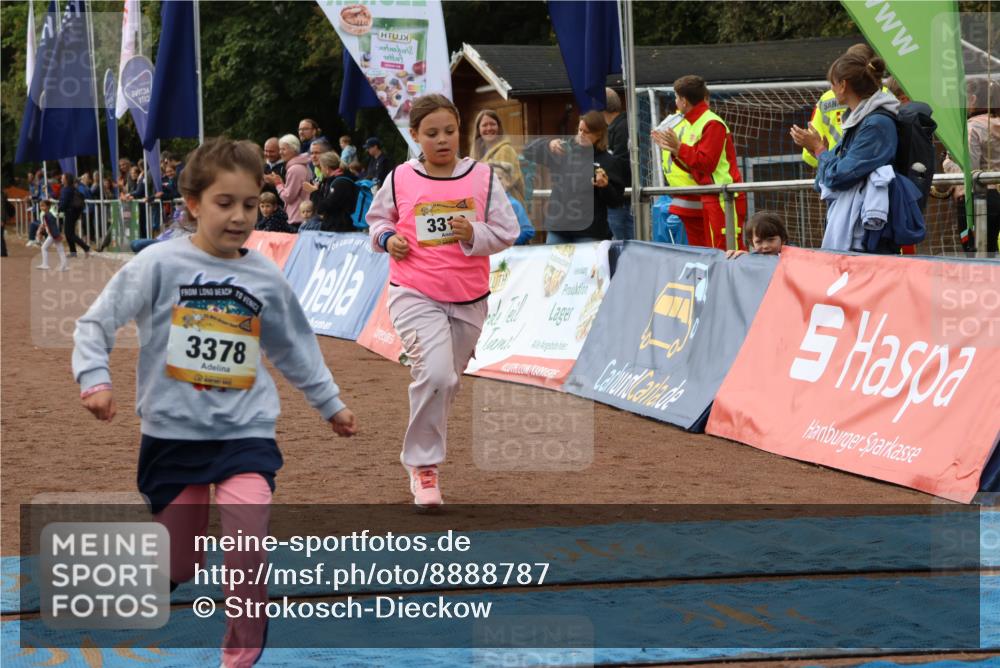 14.09.2025 - Airport Race Strokosch-Dieckow http://msf.ph/oto/8888787 14.09.2025 10:32:53 Ziel 3312, 3378, 3558 meine-sportfotos.de