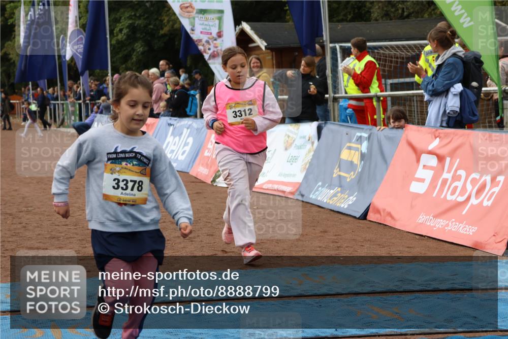 14.09.2025 - Airport Race Strokosch-Dieckow http://msf.ph/oto/8888799 14.09.2025 10:32:53 Ziel 3312, 3378, 3558 meine-sportfotos.de