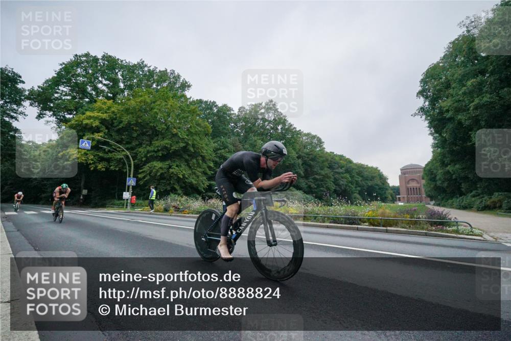 14.09.2025 - Stadtparktriathlon Michael Burmester http://msf.ph/oto/8888824 14.09.2025 08:54:02 Radfahren 309, 334, 355 meine-sportfotos.de