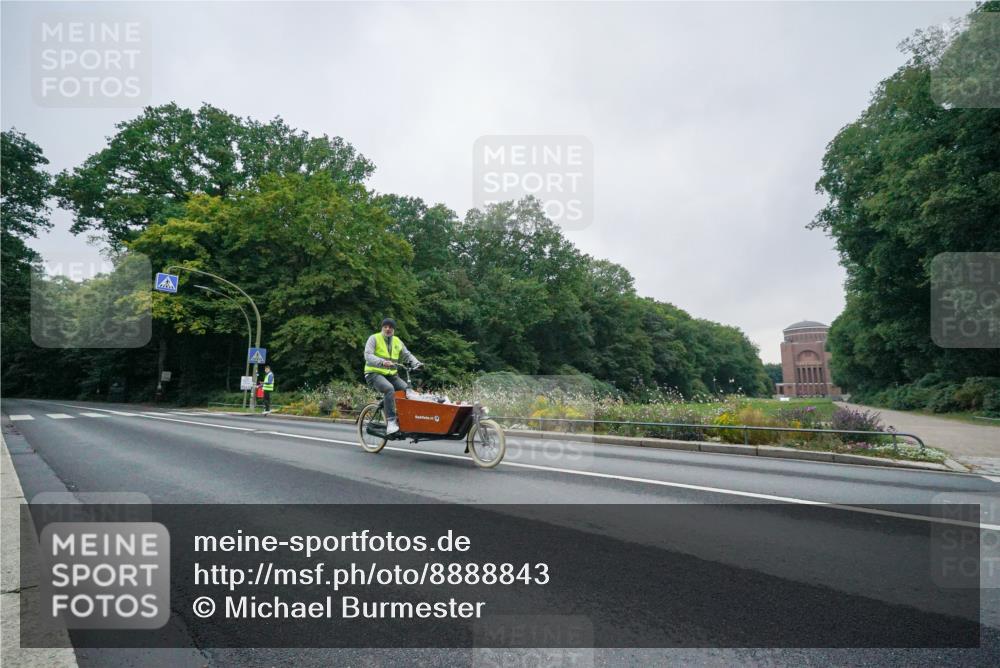 14.09.2025 - Stadtparktriathlon Michael Burmester http://msf.ph/oto/8888843 14.09.2025 08:54:44 Radfahren 331, 335 meine-sportfotos.de