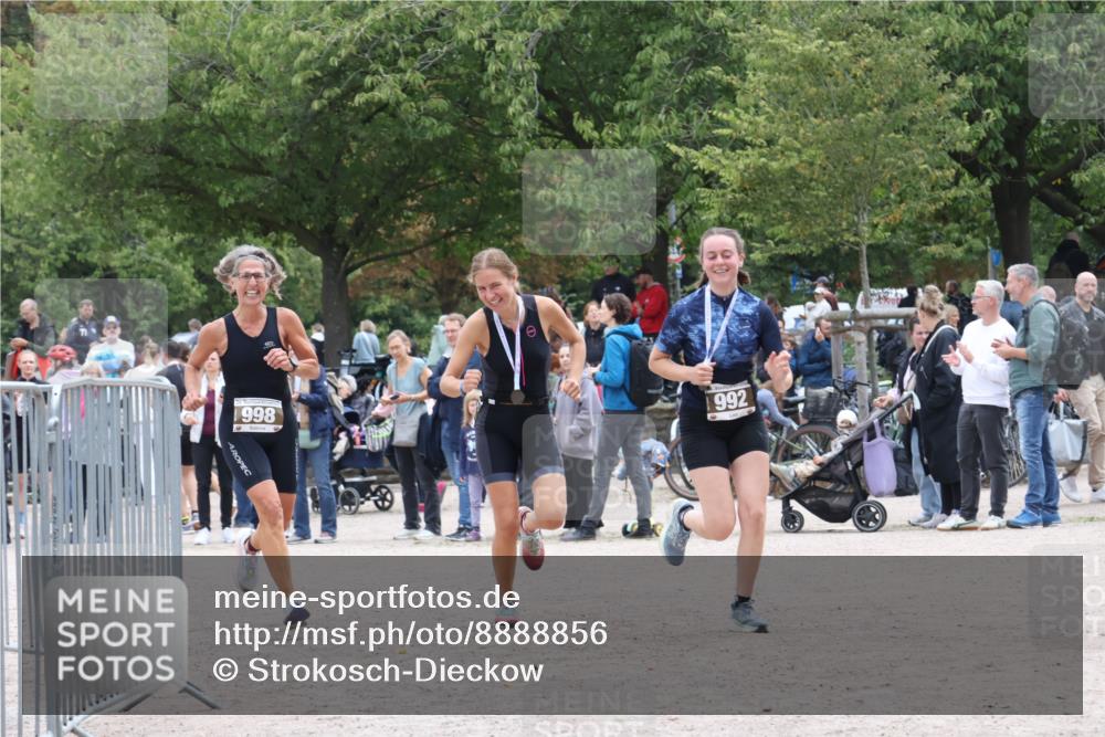 14.09.2025 - Stadtparktriathlon Strokosch-Dieckow http://msf.ph/oto/8888856 14.09.2025 12:34:11 Ziel 998 meine-sportfotos.de