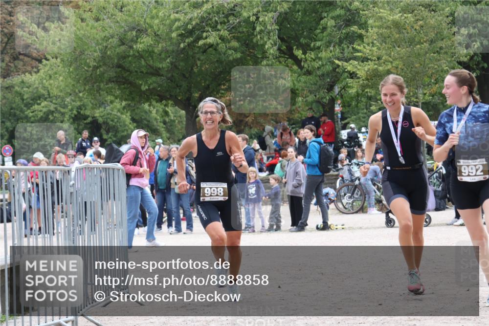 14.09.2025 - Stadtparktriathlon Strokosch-Dieckow http://msf.ph/oto/8888858 14.09.2025 12:34:12 Ziel 998, 1092 meine-sportfotos.de
