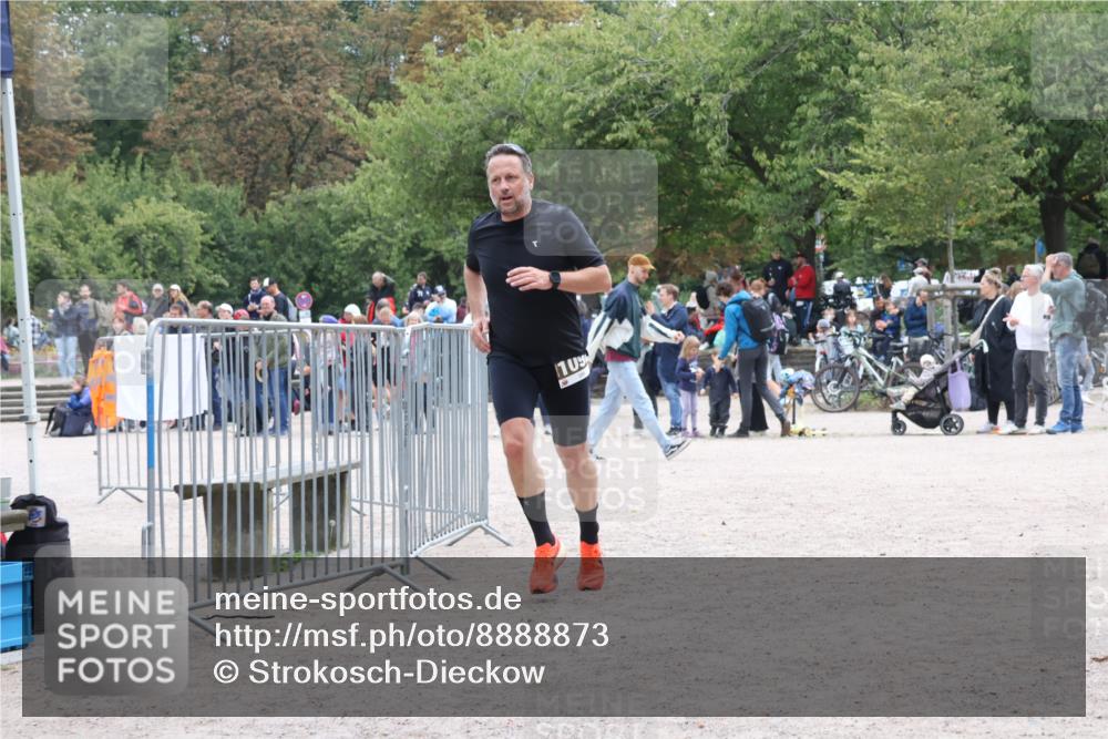 14.09.2025 - Stadtparktriathlon Strokosch-Dieckow http://msf.ph/oto/8888873 14.09.2025 12:34:17 Ziel 998, 1092 meine-sportfotos.de