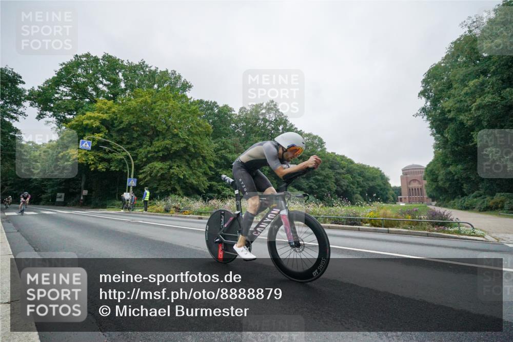 14.09.2025 - Stadtparktriathlon Michael Burmester http://msf.ph/oto/8888879 14.09.2025 08:56:15 Radfahren 318, 322, 339, 342, 350, 358, 361, 363 meine-sportfotos.de