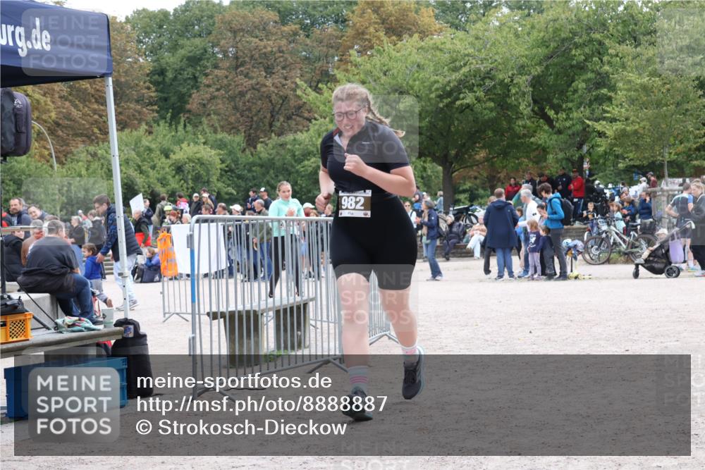 14.09.2025 - Stadtparktriathlon Strokosch-Dieckow http://msf.ph/oto/8888887 14.09.2025 12:34:54 Ziel 982, 1016 meine-sportfotos.de