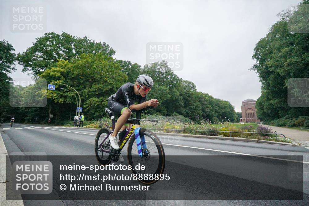 14.09.2025 - Stadtparktriathlon Michael Burmester http://msf.ph/oto/8888895 14.09.2025 08:56:28 Radfahren 323, 345, 347, 350, 363, 366, 370, 375 meine-sportfotos.de