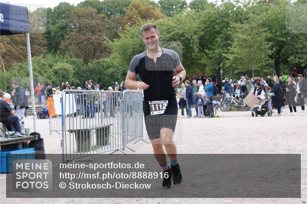 14.09.2025 - Stadtparktriathlon Strokosch-Dieckow http://msf.ph/oto/8888916 14.09.2025 12:35:05 Ziel 1112 meine-sportfotos.de