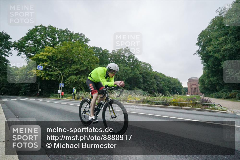 14.09.2025 - Stadtparktriathlon Michael Burmester http://msf.ph/oto/8888917 14.09.2025 08:56:58 Radfahren 337, 341, 352, 354, 362 meine-sportfotos.de