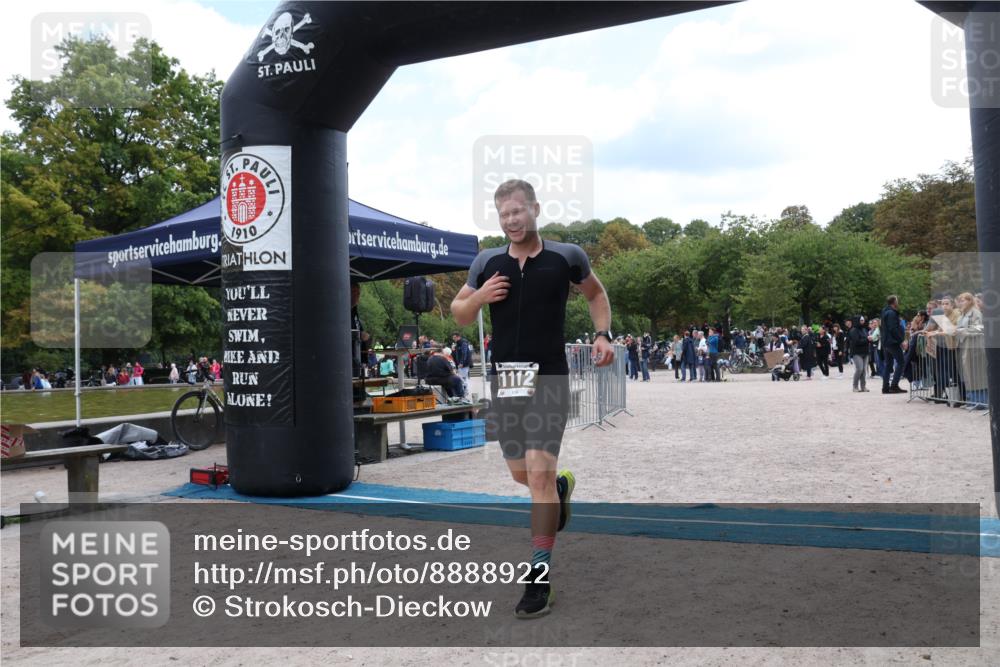 14.09.2025 - Stadtparktriathlon Strokosch-Dieckow http://msf.ph/oto/8888922 14.09.2025 12:35:06 Ziel 1112 meine-sportfotos.de