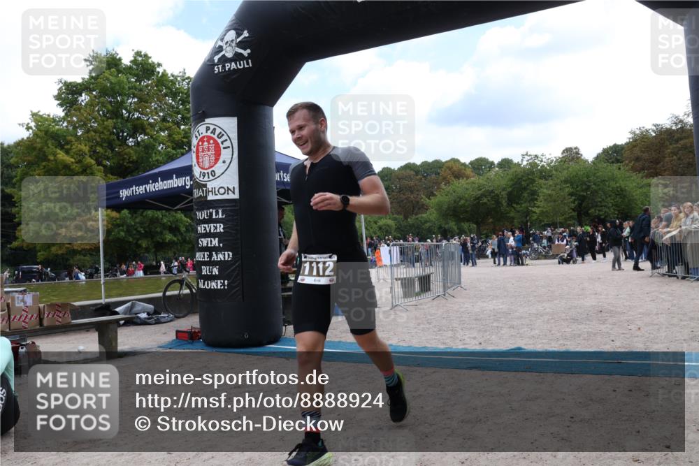 14.09.2025 - Stadtparktriathlon Strokosch-Dieckow http://msf.ph/oto/8888924 14.09.2025 12:35:06 Ziel 1112 meine-sportfotos.de