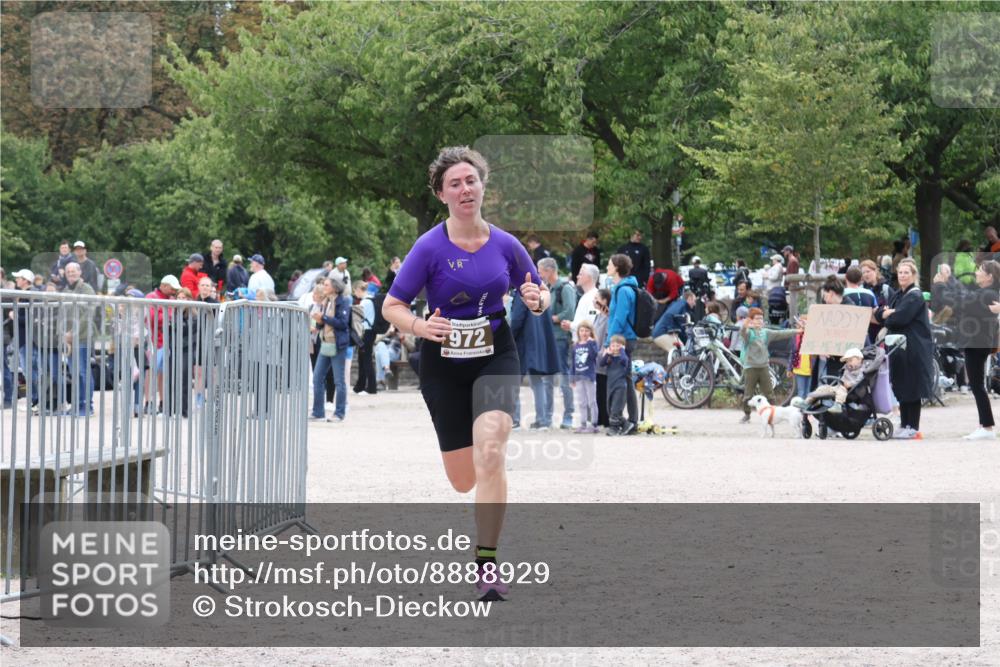14.09.2025 - Stadtparktriathlon Strokosch-Dieckow http://msf.ph/oto/8888929 14.09.2025 12:35:40 Ziel 972 meine-sportfotos.de