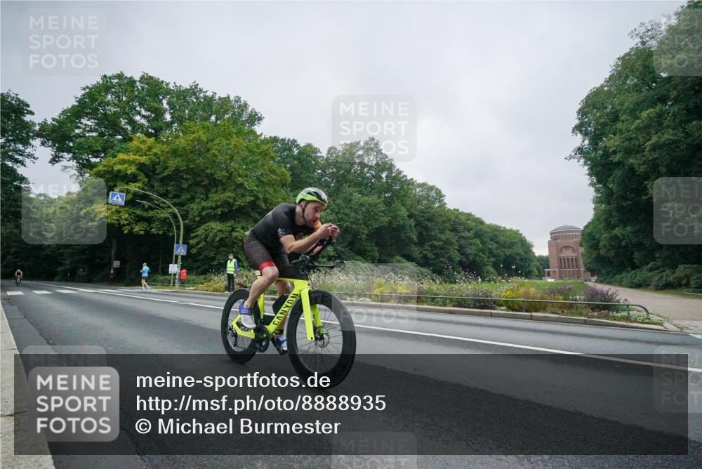 14.09.2025 - Stadtparktriathlon Michael Burmester http://msf.ph/oto/8888935 14.09.2025 08:57:29 Radfahren 316, 319, 332 meine-sportfotos.de