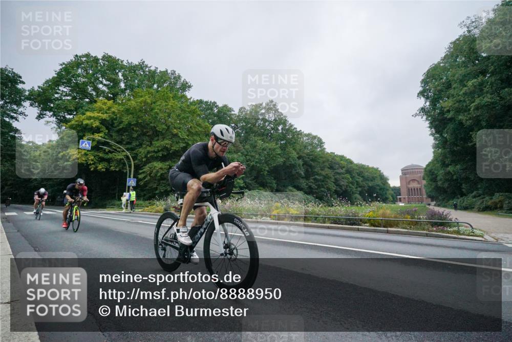 14.09.2025 - Stadtparktriathlon Michael Burmester http://msf.ph/oto/8888950 14.09.2025 08:58:12 Radfahren 303, 327, 357, 372, 378, 476 meine-sportfotos.de