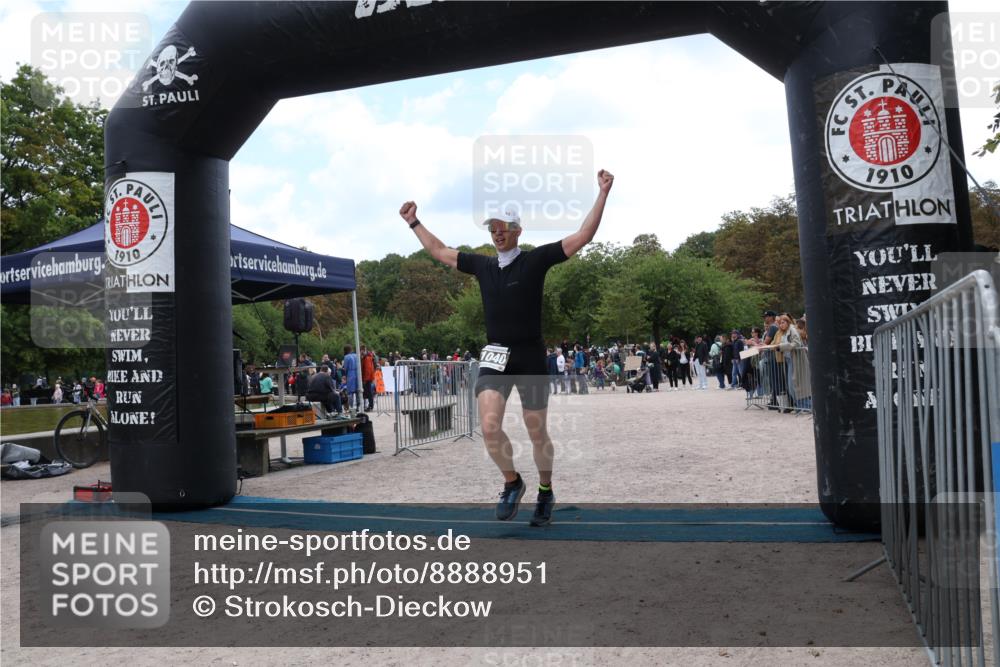 14.09.2025 - Stadtparktriathlon Strokosch-Dieckow http://msf.ph/oto/8888951 14.09.2025 12:35:54 Ziel 1040 meine-sportfotos.de