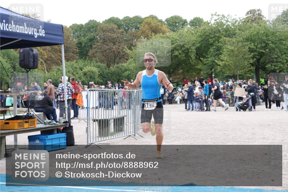 14.09.2025 - Stadtparktriathlon Strokosch-Dieckow http://msf.ph/oto/8888962 14.09.2025 12:36:26 Ziel 1078, 1101 meine-sportfotos.de