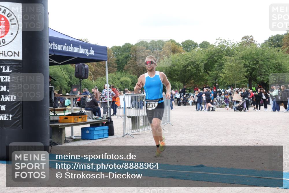 14.09.2025 - Stadtparktriathlon Strokosch-Dieckow http://msf.ph/oto/8888964 14.09.2025 12:36:26 Ziel 1078, 1101 meine-sportfotos.de