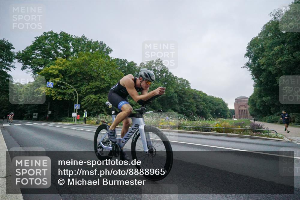 14.09.2025 - Stadtparktriathlon Michael Burmester http://msf.ph/oto/8888965 14.09.2025 08:58:57 Radfahren 306, 312, 315, 320 meine-sportfotos.de