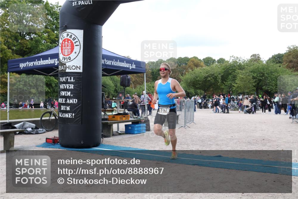 14.09.2025 - Stadtparktriathlon Strokosch-Dieckow http://msf.ph/oto/8888967 14.09.2025 12:36:26 Ziel 1078, 1101 meine-sportfotos.de