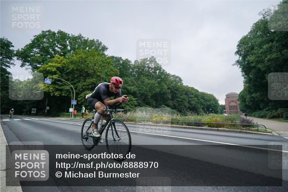 14.09.2025 - Stadtparktriathlon Michael Burmester http://msf.ph/oto/8888970 14.09.2025 08:59:01 Radfahren 306, 312, 315, 320 meine-sportfotos.de