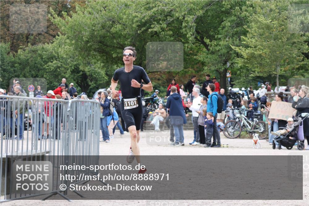 14.09.2025 - Stadtparktriathlon Strokosch-Dieckow http://msf.ph/oto/8888971 14.09.2025 12:36:30 Ziel 1078, 1101 meine-sportfotos.de