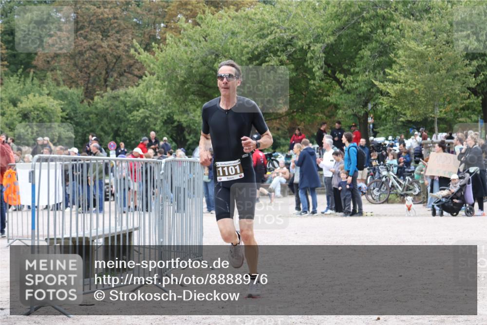 14.09.2025 - Stadtparktriathlon Strokosch-Dieckow http://msf.ph/oto/8888976 14.09.2025 12:36:31 Ziel 1078, 1101 meine-sportfotos.de
