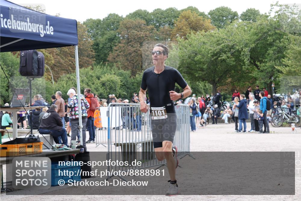 14.09.2025 - Stadtparktriathlon Strokosch-Dieckow http://msf.ph/oto/8888981 14.09.2025 12:36:32 Ziel 1078, 1101 meine-sportfotos.de