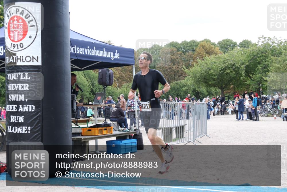 14.09.2025 - Stadtparktriathlon Strokosch-Dieckow http://msf.ph/oto/8888983 14.09.2025 12:36:32 Ziel 1078, 1101 meine-sportfotos.de