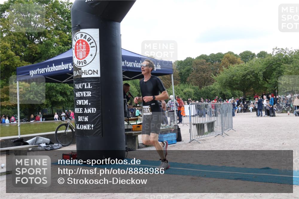14.09.2025 - Stadtparktriathlon Strokosch-Dieckow http://msf.ph/oto/8888986 14.09.2025 12:36:33 Ziel 1078, 1101 meine-sportfotos.de