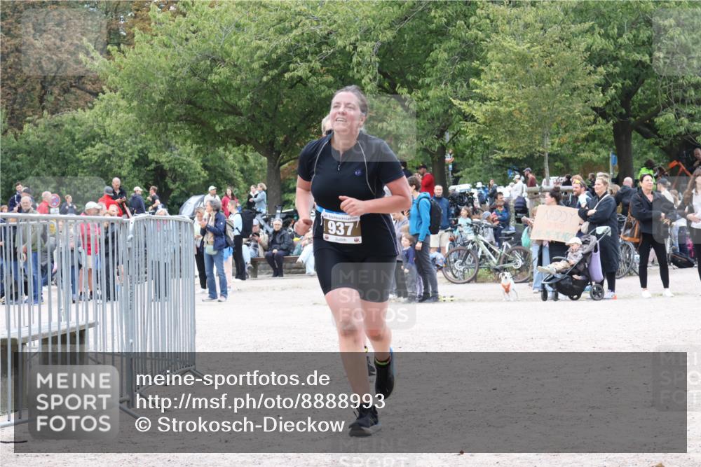 14.09.2025 - Stadtparktriathlon Strokosch-Dieckow http://msf.ph/oto/8888993 14.09.2025 12:36:39 Ziel 937, 1014, 1101, 1109 meine-sportfotos.de