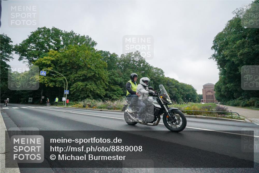 14.09.2025 - Stadtparktriathlon Michael Burmester http://msf.ph/oto/8889008 14.09.2025 09:00:53 Radfahren 344, 374 meine-sportfotos.de