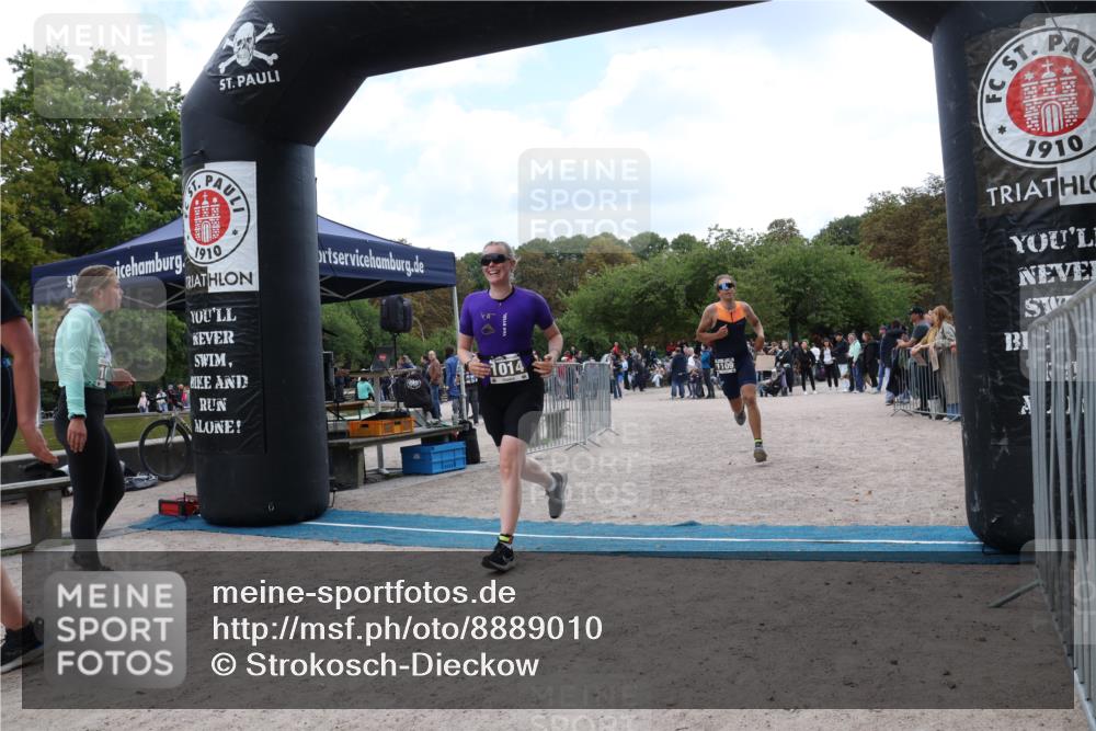 14.09.2025 - Stadtparktriathlon Strokosch-Dieckow http://msf.ph/oto/8889010 14.09.2025 12:36:43 Ziel 937, 1014, 1109 meine-sportfotos.de