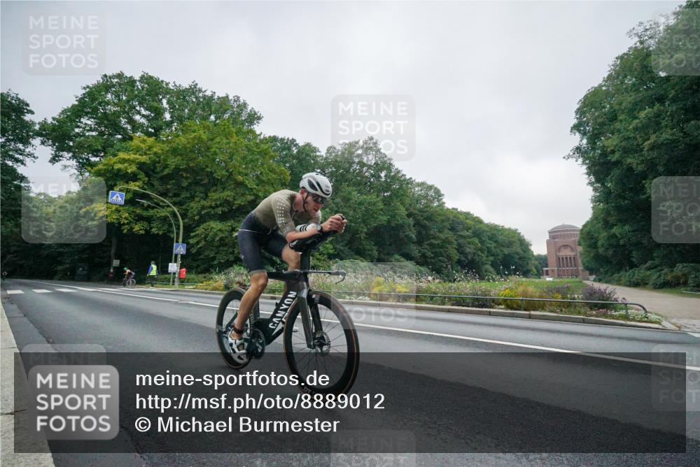 14.09.2025 - Stadtparktriathlon Michael Burmester http://msf.ph/oto/8889012 14.09.2025 09:00:58 Radfahren 314, 344, 374 meine-sportfotos.de
