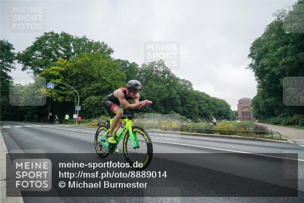14.09.2025 - Stadtparktriathlon Michael Burmester http://msf.ph/oto/8889014 14.09.2025 09:01:04 Radfahren 314 meine-sportfotos.de