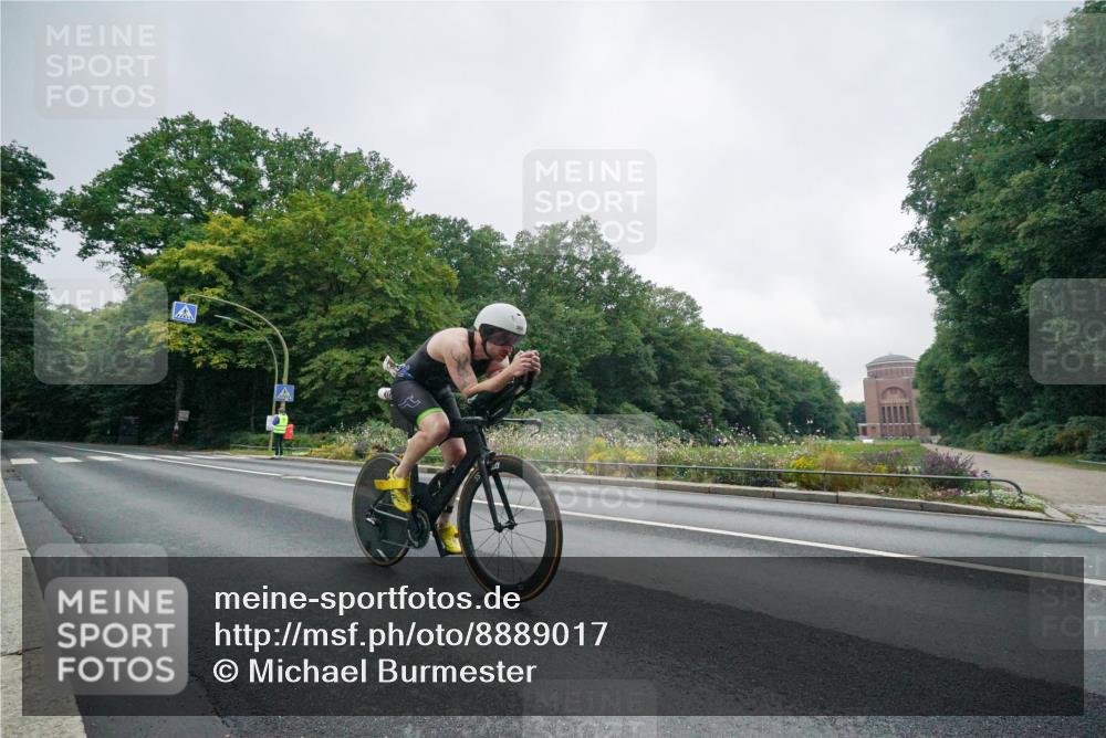 14.09.2025 - Stadtparktriathlon Michael Burmester http://msf.ph/oto/8889017 14.09.2025 09:01:29 Radfahren 368 meine-sportfotos.de