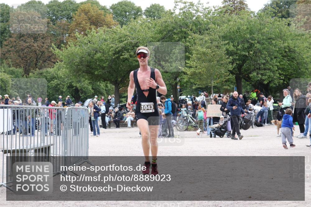 14.09.2025 - Stadtparktriathlon Strokosch-Dieckow http://msf.ph/oto/8889023 14.09.2025 12:36:56 Ziel 1043 meine-sportfotos.de