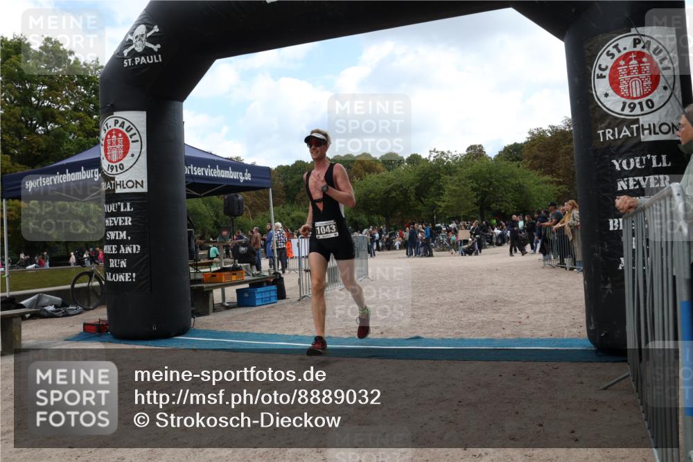 14.09.2025 - Stadtparktriathlon Strokosch-Dieckow http://msf.ph/oto/8889032 14.09.2025 12:36:58 Ziel 1043 meine-sportfotos.de