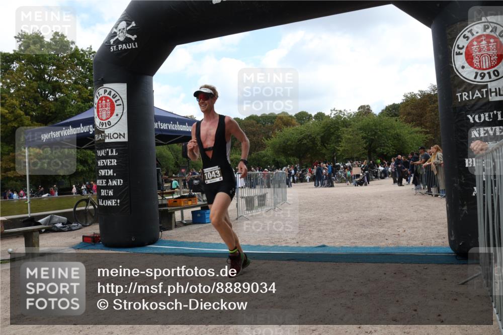 14.09.2025 - Stadtparktriathlon Strokosch-Dieckow http://msf.ph/oto/8889034 14.09.2025 12:36:58 Ziel 1043 meine-sportfotos.de