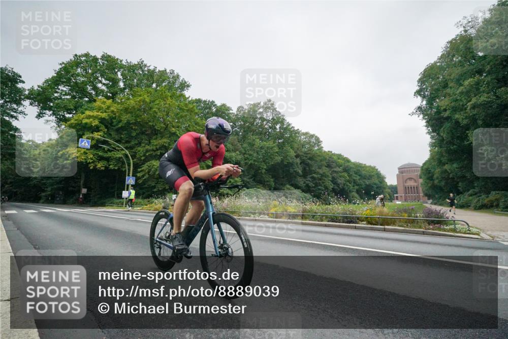 14.09.2025 - Stadtparktriathlon Michael Burmester http://msf.ph/oto/8889039 14.09.2025 09:02:25 Radfahren 318, 333, 339, 340, 342, 363, 366, 370, 371 meine-sportfotos.de
