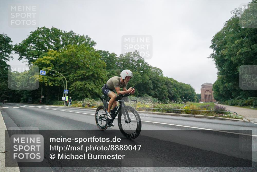 14.09.2025 - Stadtparktriathlon Michael Burmester http://msf.ph/oto/8889047 14.09.2025 09:02:34 Radfahren 318, 326, 339, 340, 342, 345, 347, 363, 370, 376 meine-sportfotos.de